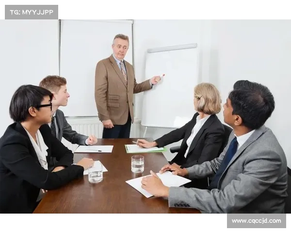 如何在会议管理中有效处理迟到者的态度与行为应对策略